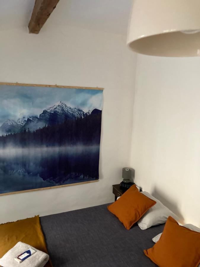Serene Sixteen - Valence Centre